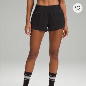 Lululemon hotty hot shorts high rise 2.5